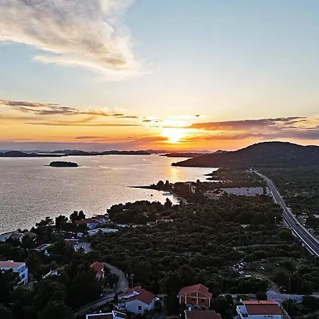 Mobile Elica, 度假居 *