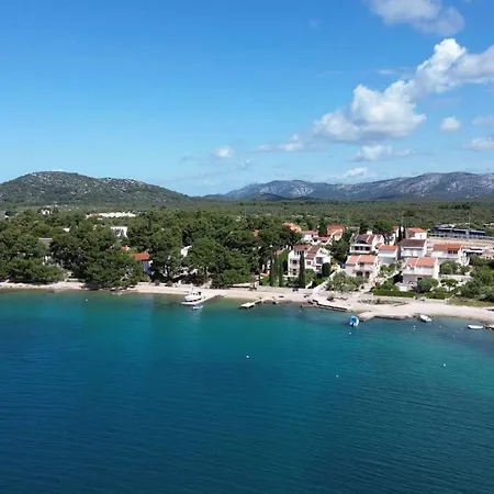 Mobile Elica, Vakantiehuis Pirovac