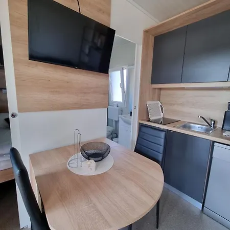 Mobile Elica, Σπίτι διακοπών Pirovac