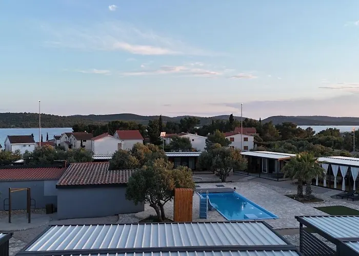 Mobile Elica, * Pirovac